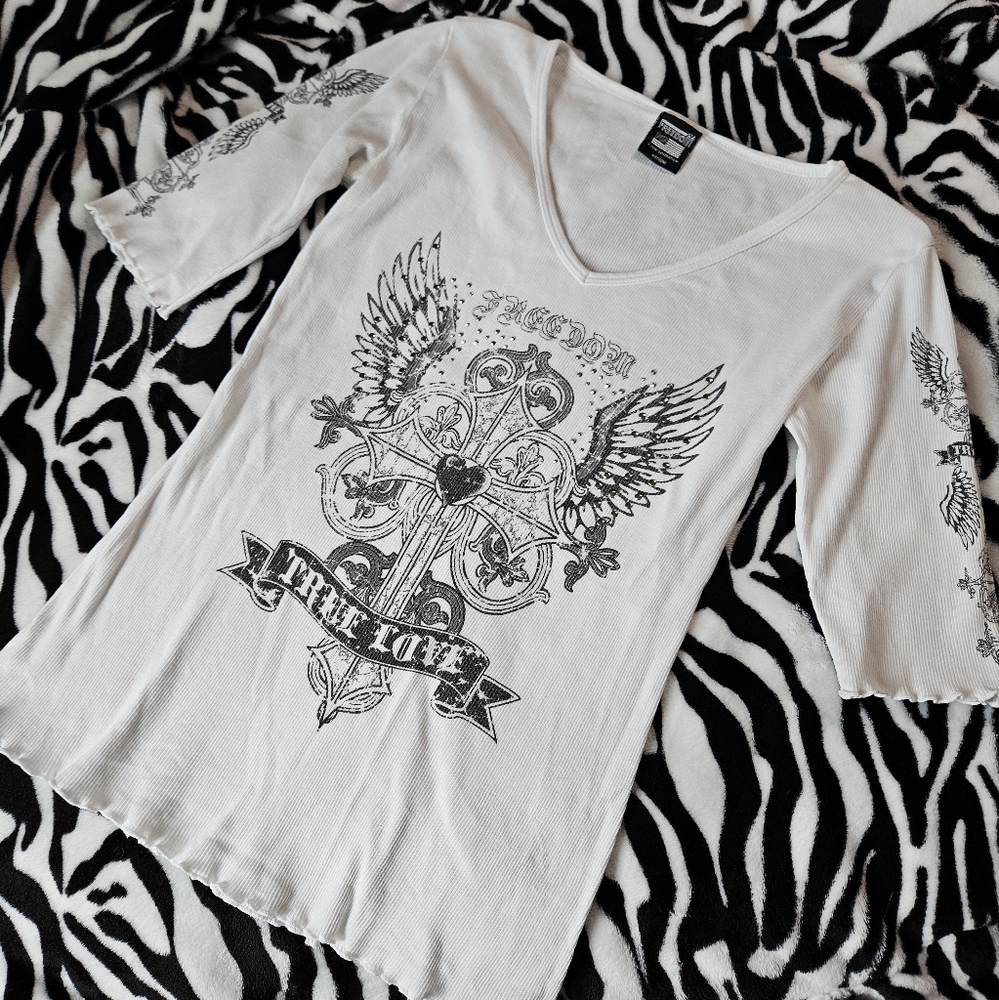 HTF Vintage Y2K Grunge White Graphic Rhinestoned V-Neck Top From Freedom USA